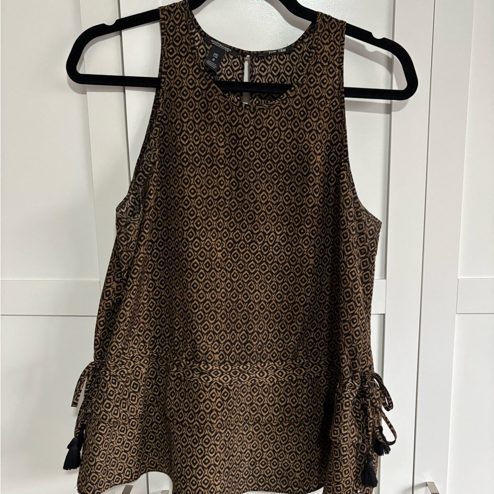 Geometric Patterned Sleeveless Top